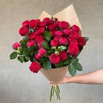 Пламенная маджента: 5 красных пионовидных роз  с доставкой в Санкт- Петербурге - Фотография 2