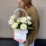 Секрет купидона: сумка с белыми розами с доставкой по СПб - Фотография 7 Секрет купидона: сумка с белыми розами с доставкой по СПб - Фотография 7