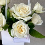 Секрет купидона: сумка с белыми розами с доставкой по СПб - Фотография 8 Секрет купидона: сумка с белыми розами с доставкой по СПб - Фотография 8