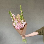 Робкое дыхание: нежные гладиолусы с доставкой в Санкт-Петербурге - Фотография 4