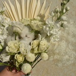 mramornye-skulptury-letnego-sada-kustovaya-roza-khlopok-mattiola- - Фотография 3