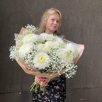 Белые ночи: стойкая хризантема и гипсофила в Санкт-Петербурге - Фотография 5