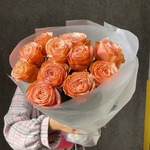 Сочные персики: 11 пионовидных роз Кахала в Санкт-Петербурге - Фотография 1