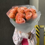 Сочные персики: 11 пионовидных роз Кахала в Санкт-Петербурге - Фотография 5