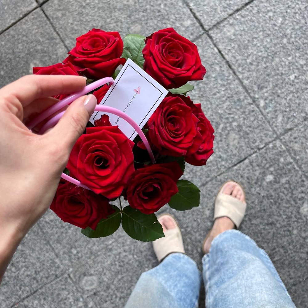 Секрет купидона: сумка с красными розами