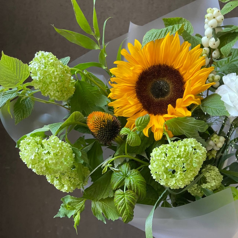 В гостях у Ван Гога: полевой букет с подсолнухом