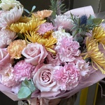 Румяный рассвет: букет из фактурных цветов в Санкт-Петербурге - Фотография 8