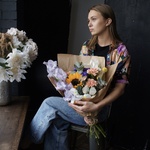 Августа: солнечный букет с подсолнухом и ирисами в Санкт-Петербурге - Фотография 4 Августа: солнечный букет с подсолнухом и ирисами в Санкт-Петербурге - Фотография 4