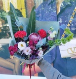 Букет для скорпиона: протея Бренда, лист стрелиции, целлозия - Фотография 6 Букет для скорпиона: протея Бренда, лист стрелиции, целлозия - Фотография 6