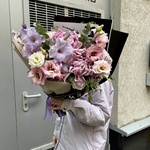 Тающий день: нежный букет с сезонными цветами в Санкт-Петербурге - Фотография 5