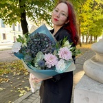 Лукавство непогоды: гортензия, экзотический эрингиум и другие цветы в Санкт-Петербурге - Фотография 4