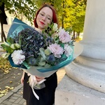 Лукавство непогоды: гортензия, экзотический эрингиум и другие цветы в Санкт-Петербурге - Фотография 1