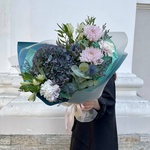 Лукавство непогоды: гортензия, экзотический эрингиум и другие цветы в Санкт-Петербурге - Фотография 2