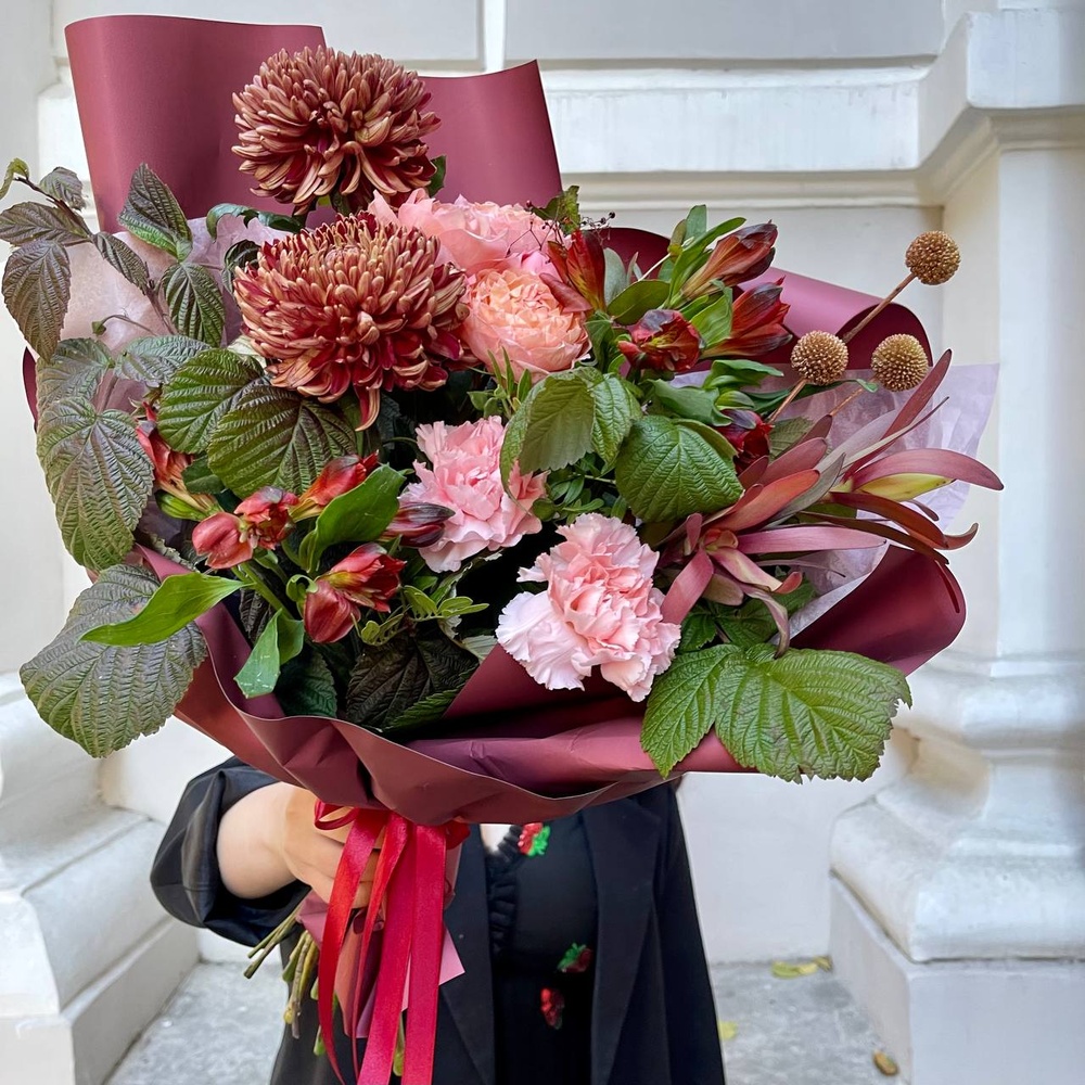 Золотые россыпи: осенний букет с хризантемами в Санкт-Петербурге