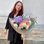 Туманное утро: гортензия, пионовидные розы и другие цветы в Санкт-Петербурге - Фотография 6