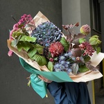 Свинцовые тучи: гортензия, хризантема и другие цветы в Санкт-Петербурге - Фотография 1