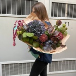 Свинцовые тучи: гортензия, хризантема и другие цветы в Санкт-Петербурге - Фотография 4