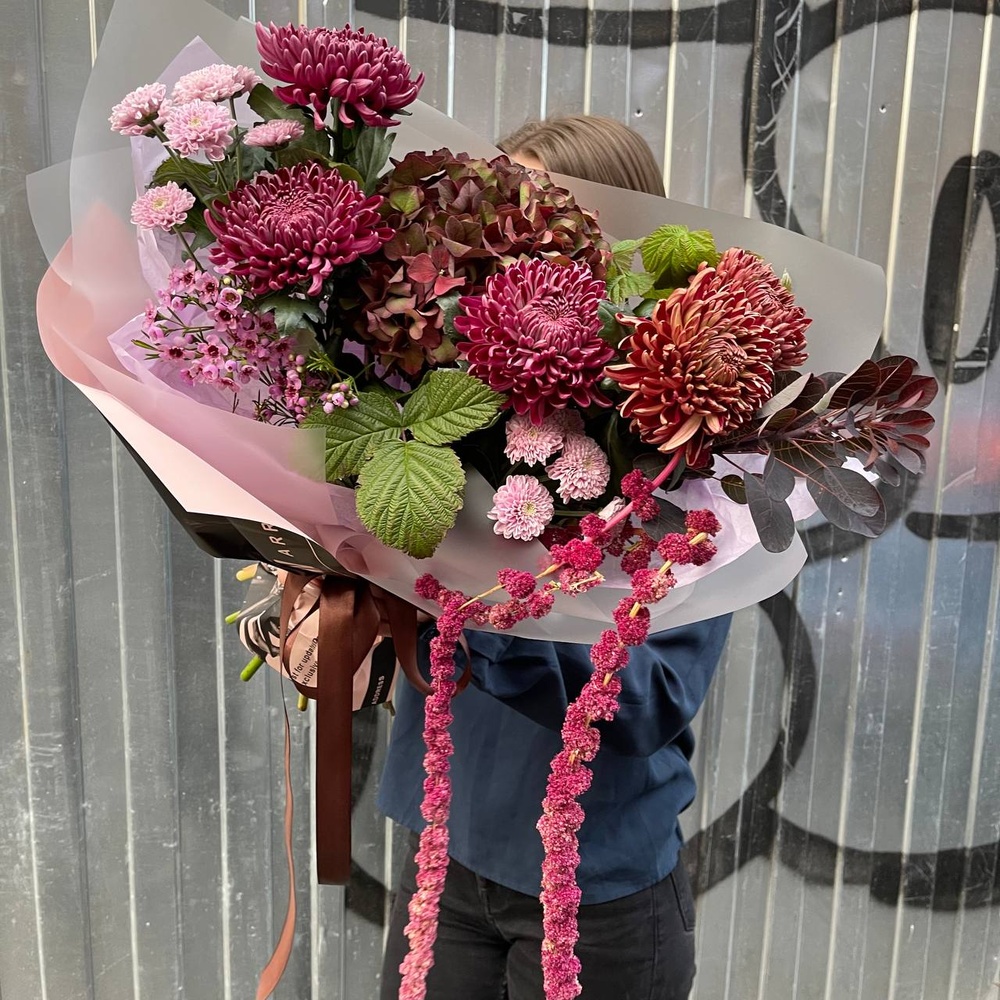 Мулен Руж: осенний букет в темных тонах в Санкт-Петербурге