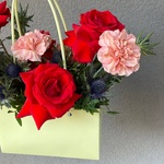 Пунцовые качели: эффектная роза, колючки и другие цветы с доставкой по СПб - Фотография 2