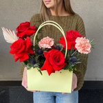 Пунцовые качели: эффектная роза, колючки и другие цветы с доставкой по СПб - Фотография 3