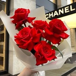 Алое сердце: стойкая роза Нина в Санкт-Петербург - Фотография 2