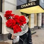 Алое сердце: стойкая роза Нина в Санкт-Петербург - Фотография 1