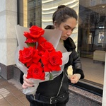 Алое сердце: стойкая роза Нина в Санкт-Петербург - Фотография 3