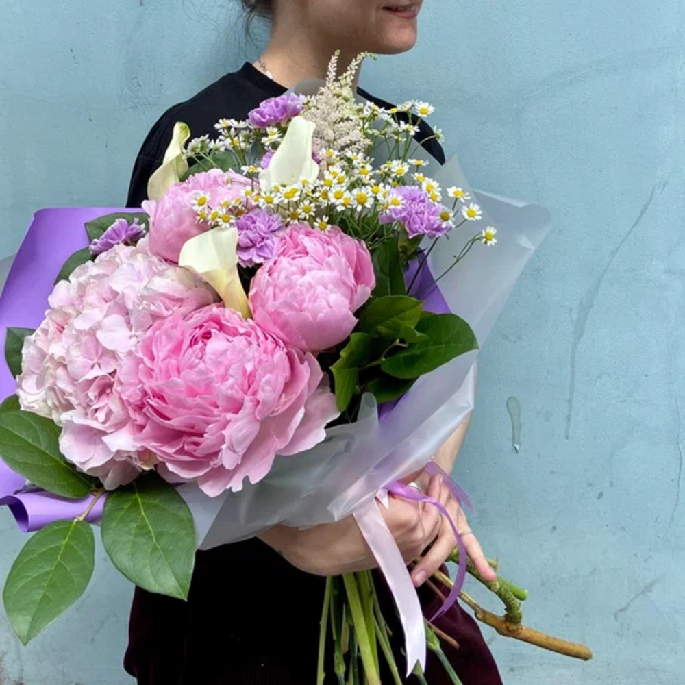 Букет для львов: пионы, гортензия, каллы
