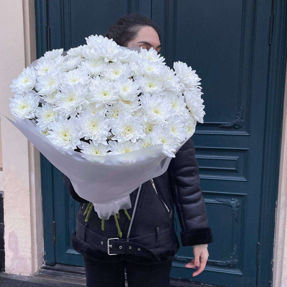 Белый шелк: 11 кустовых хризантем в Санкт-Петербурге