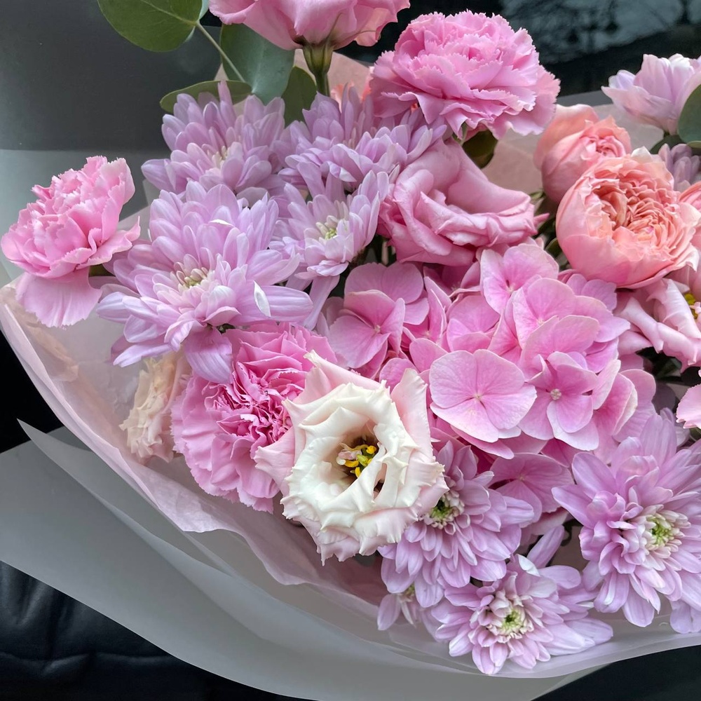 Розовый бархат: гортензия, пионовидные розы и другие цветы