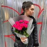 Розовый дым: 11 ярко-розовых роз в Санкт-Петербурге - Фотография 5