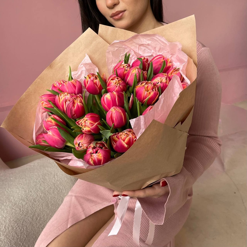 С любовью к тебе: 25 пионовидных тюльпанов+коробка для цветов