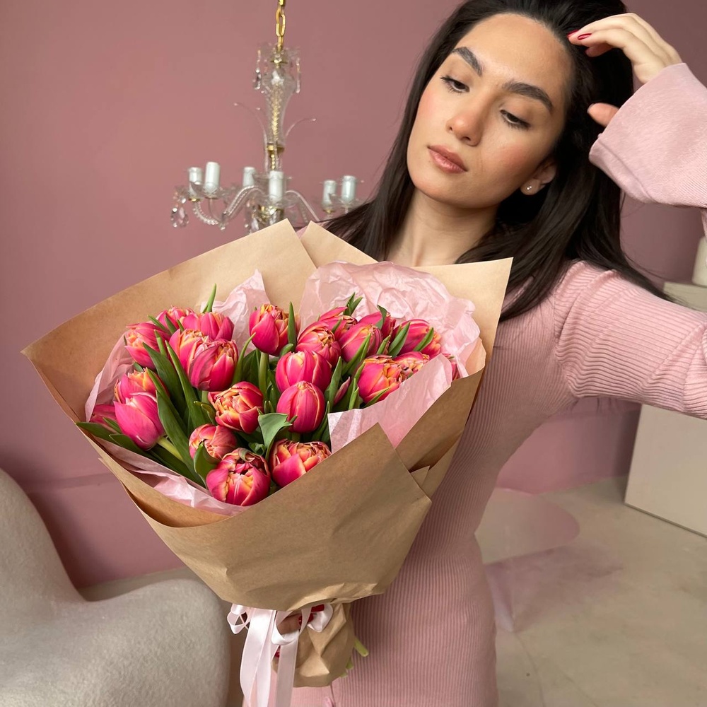 С любовью к тебе: 25 пионовидных тюльпанов+коробка для цветов
