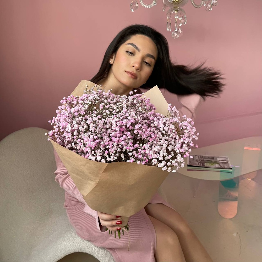 Сюси: букет-комплимент из розовой гипсофилы