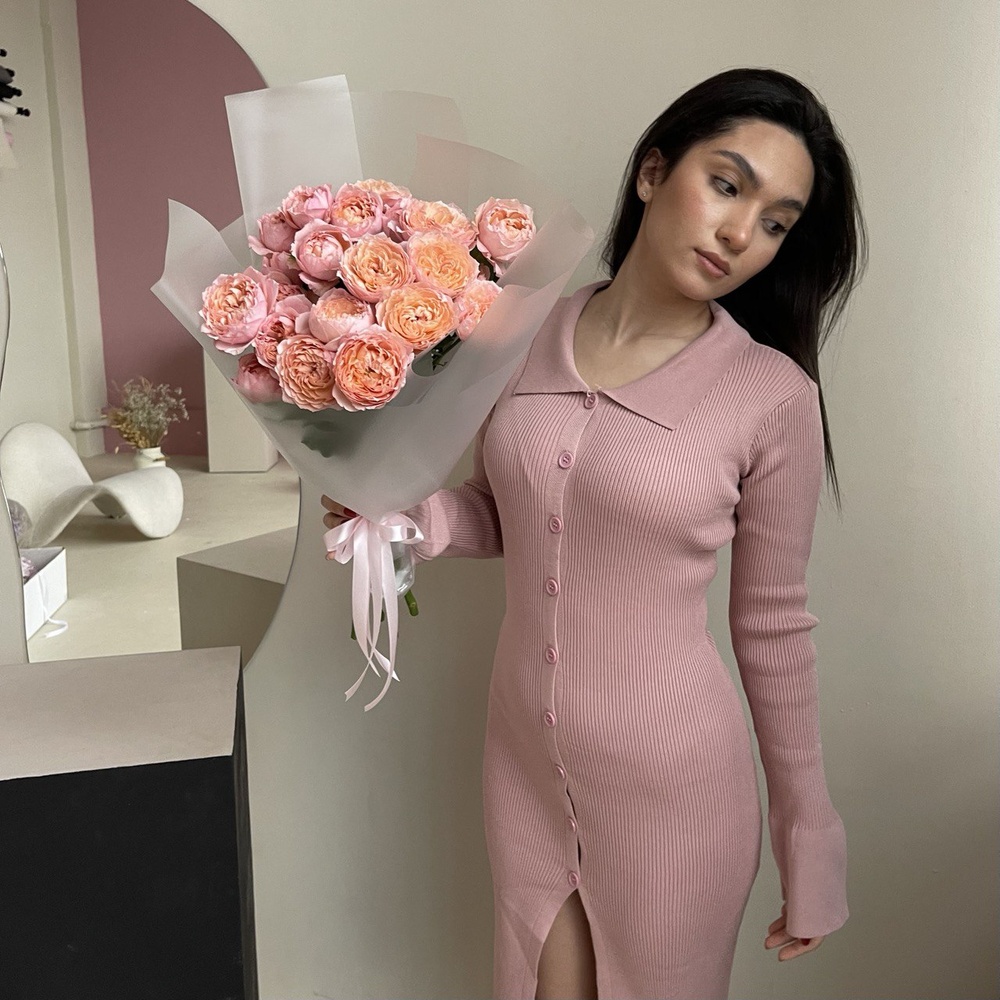 Огни святого Эльма: букет из пионовидной розы