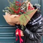 Хвойный микс: нобилис, еловые ветки и ягоды илекса в Санкт-Петербурге - Фотография 2  Хвойный микс: нобилис, еловые ветки и ягоды илекса в Санкт-Петербурге - Фотография 2