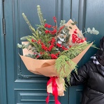 Хвойный микс: нобилис, еловые ветки и ягоды илекса в Санкт-Петербурге - Фотография 4  Хвойный микс: нобилис, еловые ветки и ягоды илекса в Санкт-Петербурге - Фотография 4