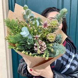 Букет «Хвойный лес: еловые ветки и другие цветы» Букет «Хвойный лес: еловые ветки и другие цветы»