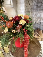 Зимняя композиция в шляпной коробке с доставкой по СПб - Фотография 1