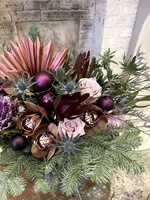 Зимняя композиция в шляпной коробке с доставкой по СПб - Фотография 1