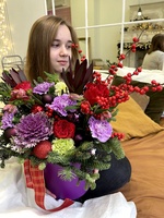 Зимняя композиция в шляпной коробке с доставкой по СПб - Фотография 2