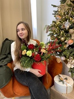 Зимняя композиция в шляпной коробке с доставкой по СПб - Фотография 2