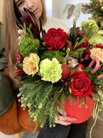 Зимняя композиция в шляпной коробке с доставкой по СПб - Фотография 4