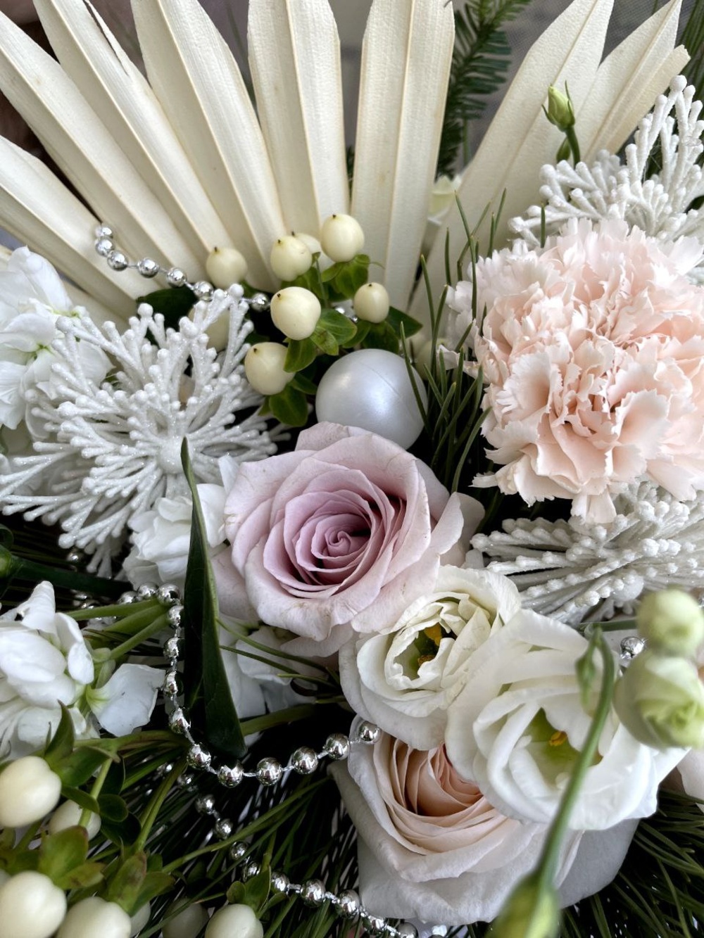 Снежная королева: новогодняя композиция