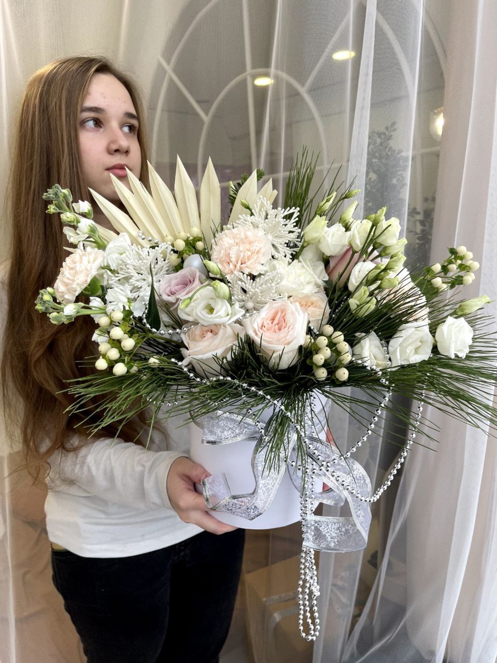 Снежная королева: новогодняя композиция