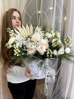 Зимняя композиция в шляпной коробке с доставкой по СПб - Фотография 2