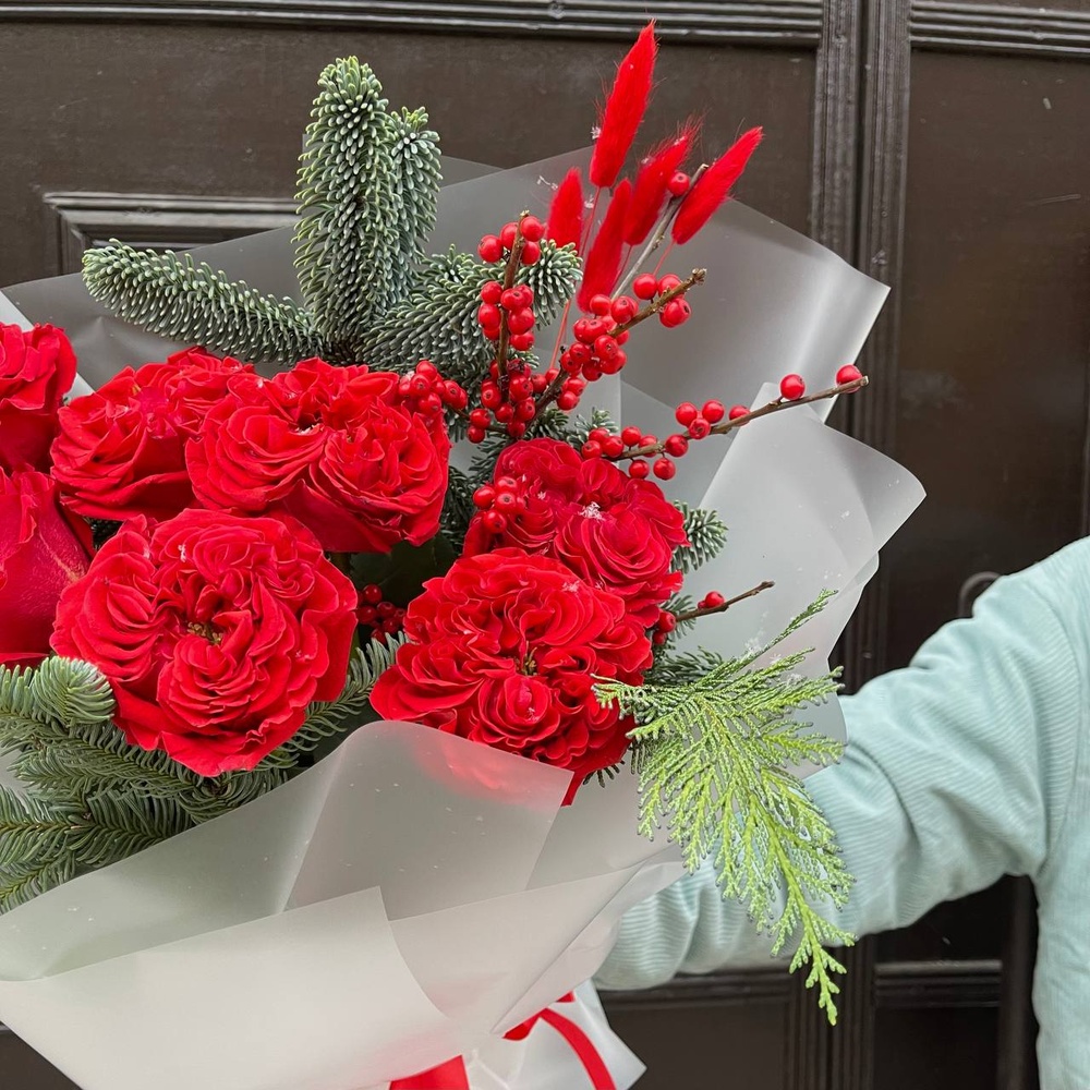 Пунцовый пунш: стойкая роза Рэд Ай и ягоды илекса