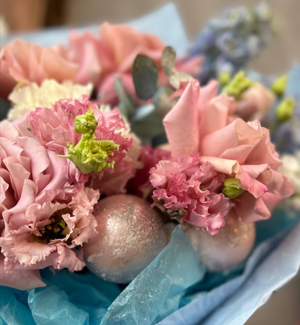 Клара: новогодний букет