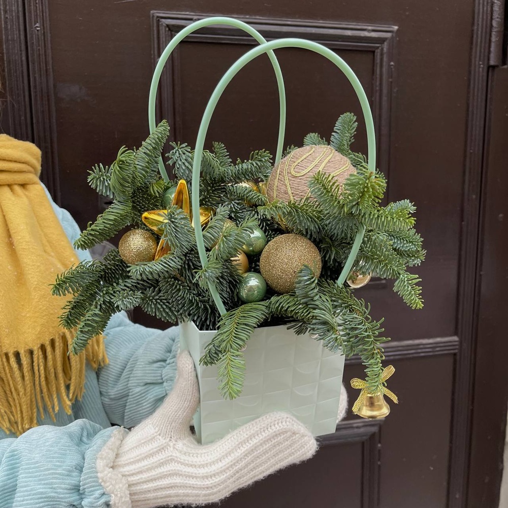 Искры праздника: новогодняя композиция