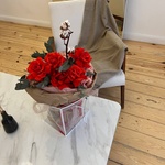 Любовь в пробирке: букет с красными розами - Фотография 1
